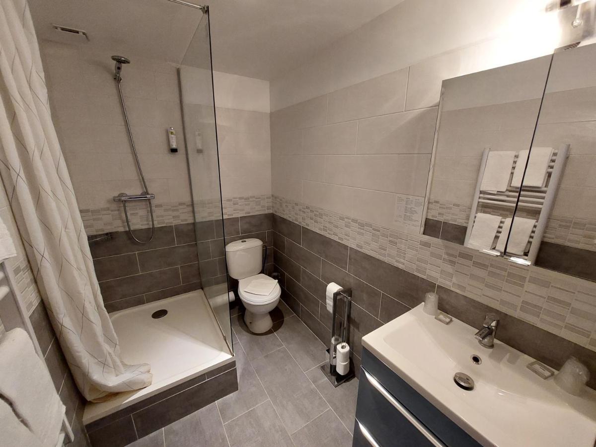 Logis Hotel - Les Pasteliers Lavaur  Luaran gambar