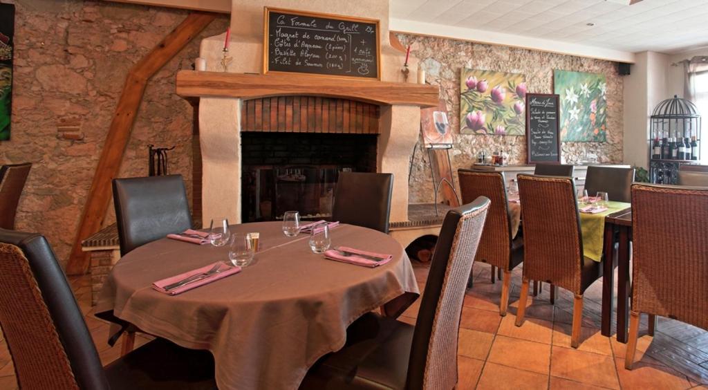 Logis Hotel - Les Pasteliers Lavaur  Luaran gambar